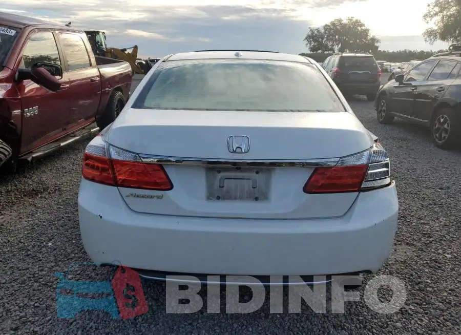 1HGCR2F8XEA277043 Photo# 6