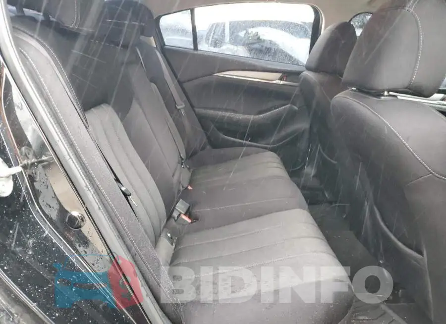 JM1GL1UM4J1330213 Photo# 10