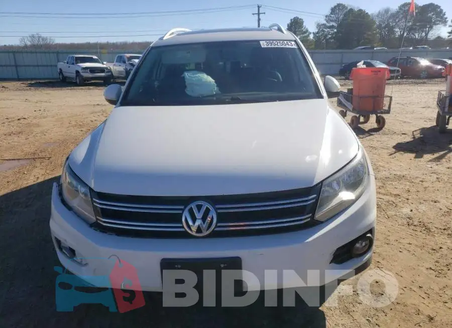 WVGAV7AX3FW611409 Photo# 5