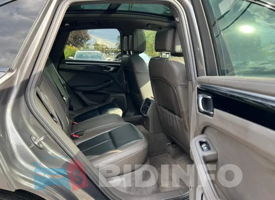 WP1AB2A50JLB34722 Photo# 6