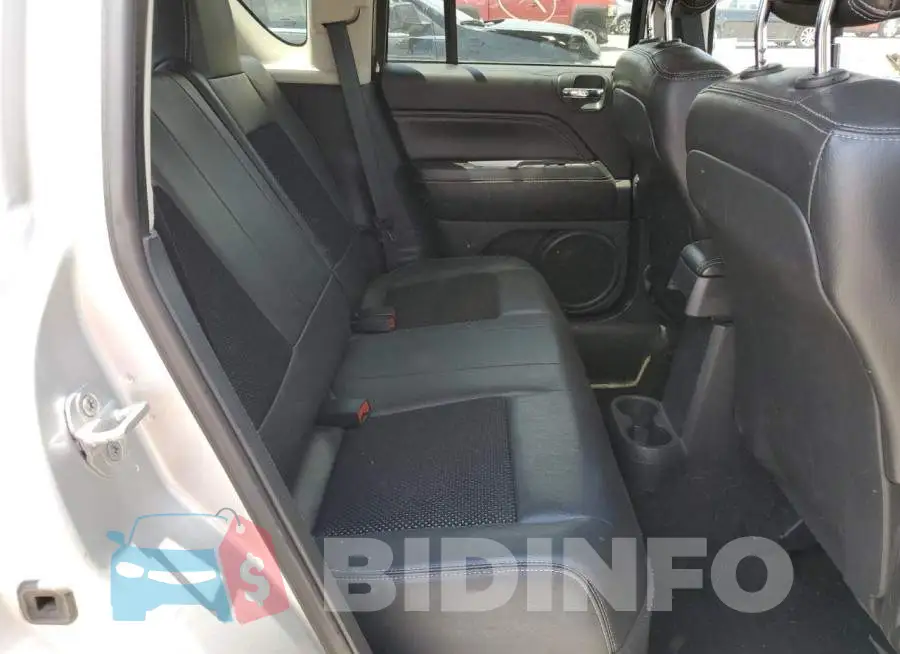 1C4NJDEBXED537253 Photo# 10