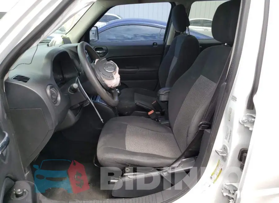1C4NJPBAXED617858 Photo# 7