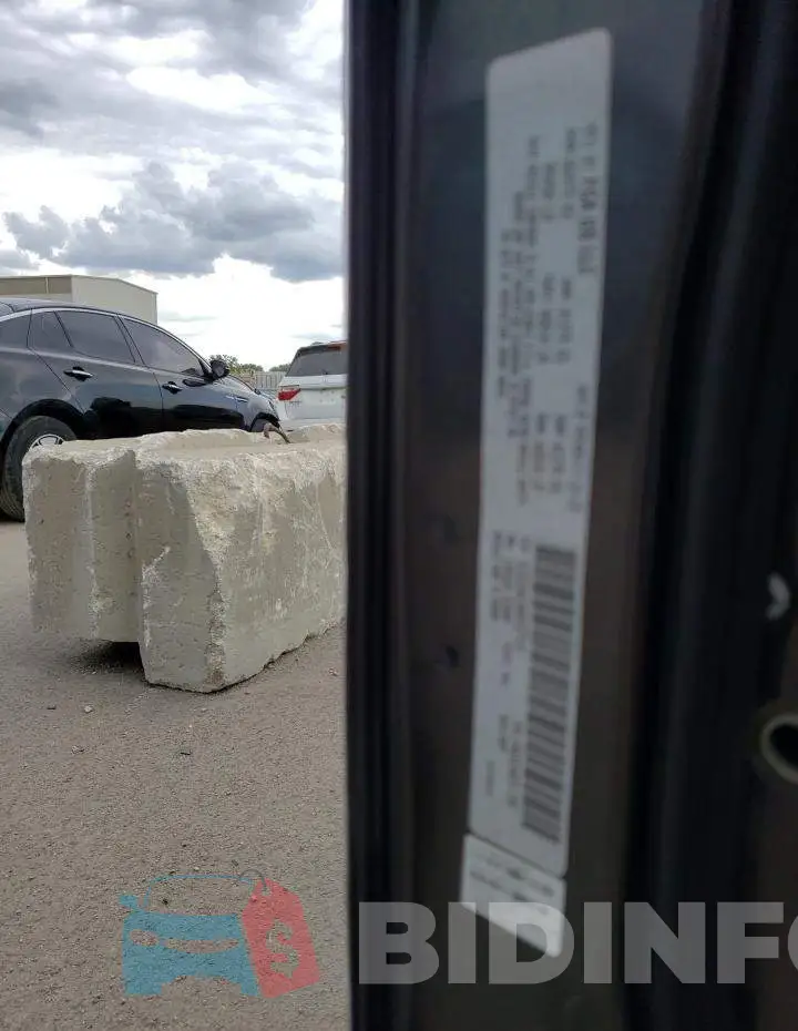 2C3CDXGJ0GH127141 Photo# 13