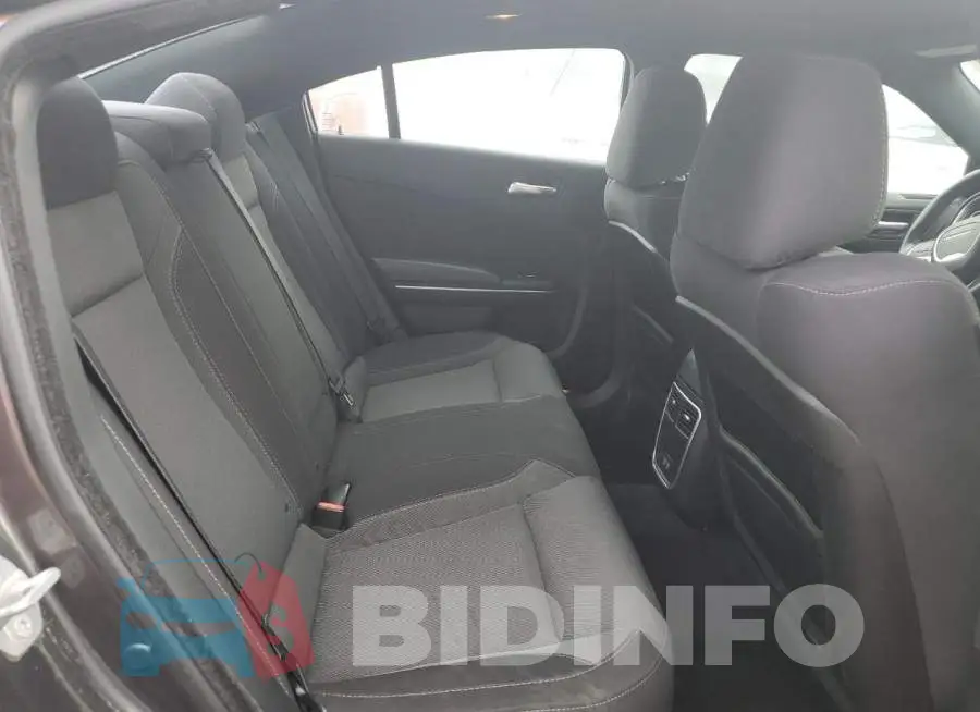 2C3CDXJG7FH742782 Photo# 10