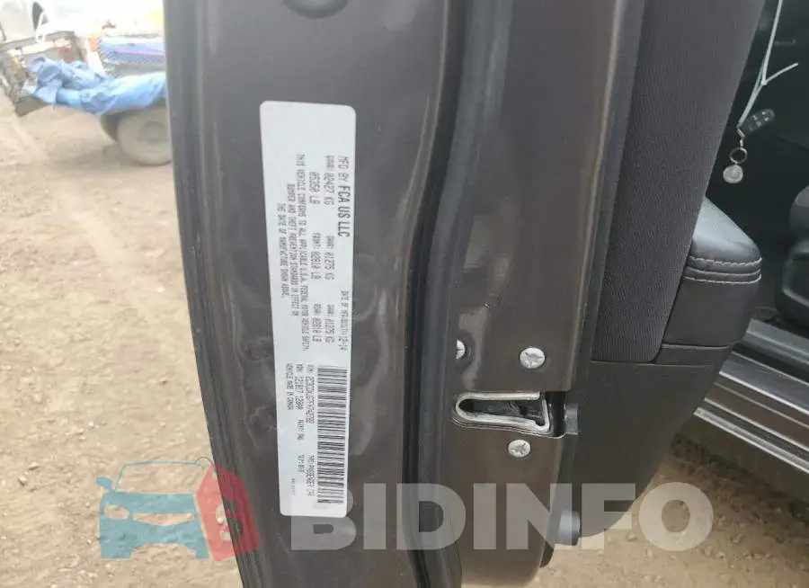 2C3CDXJG7FH742782 Photo# 12