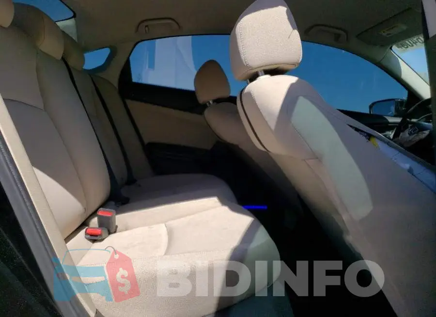 19XFC2F56JE208957 Photo# 10