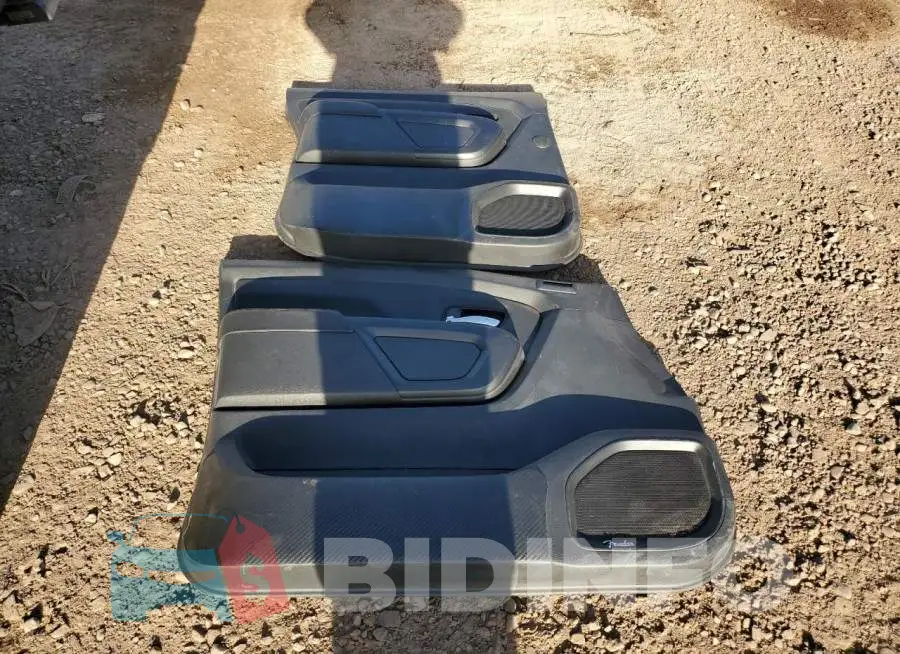 1N6AA1ED4MN500624 Photo# 12