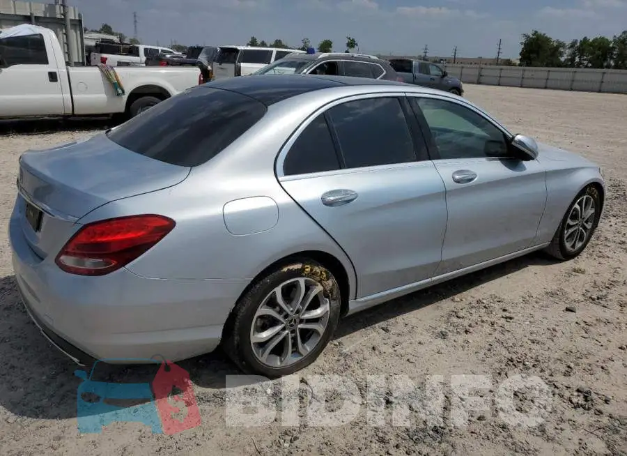 WDDWF4JB5JR400722 Photo# 3