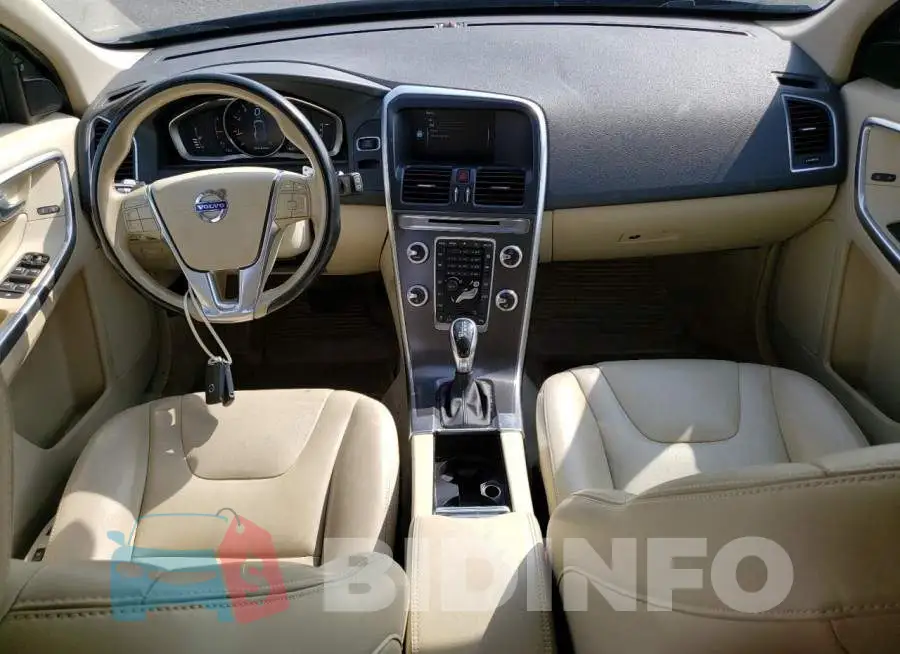 YV4902RK5F2762936 Photo# 8