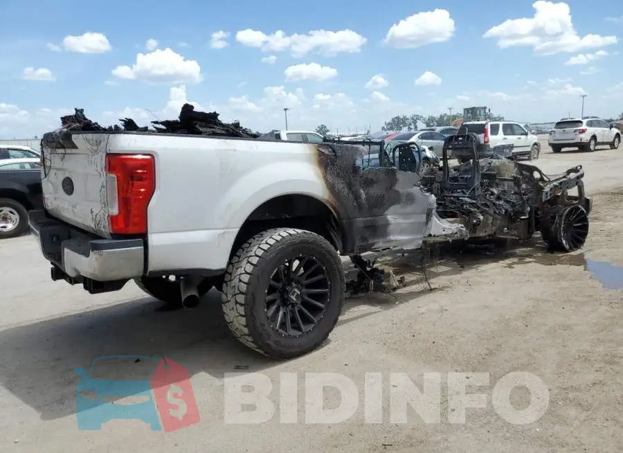 1FT7W2BT9JEB08475 Photo# 3