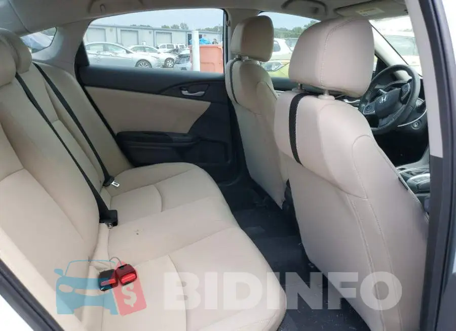 19XFC2F50GE064475 Photo# 10