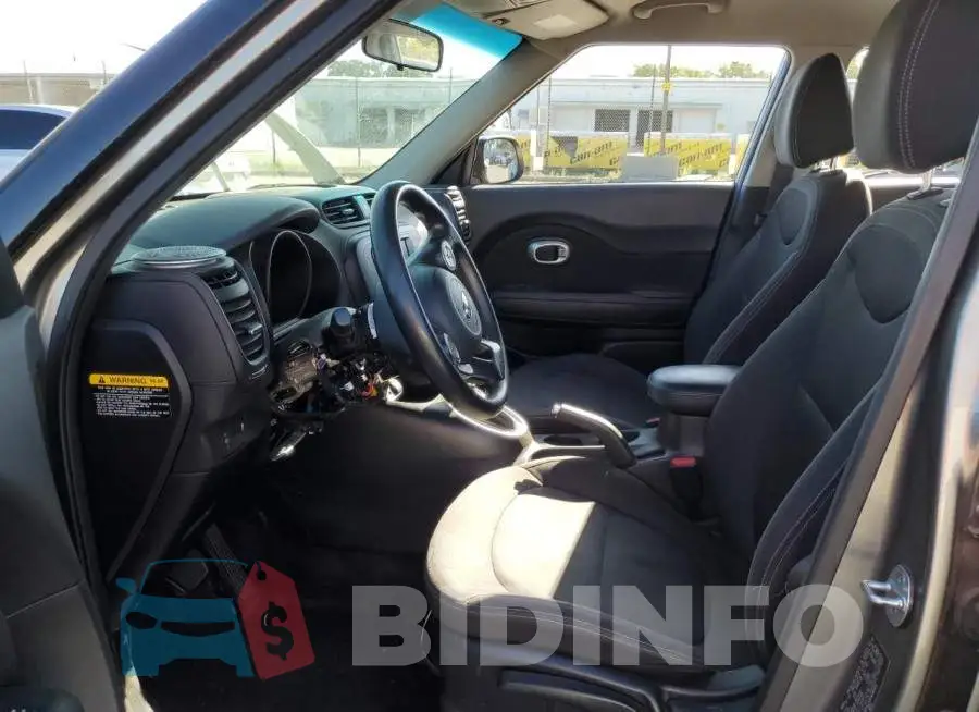 KNDJN2A2XH7438304 Photo# 7