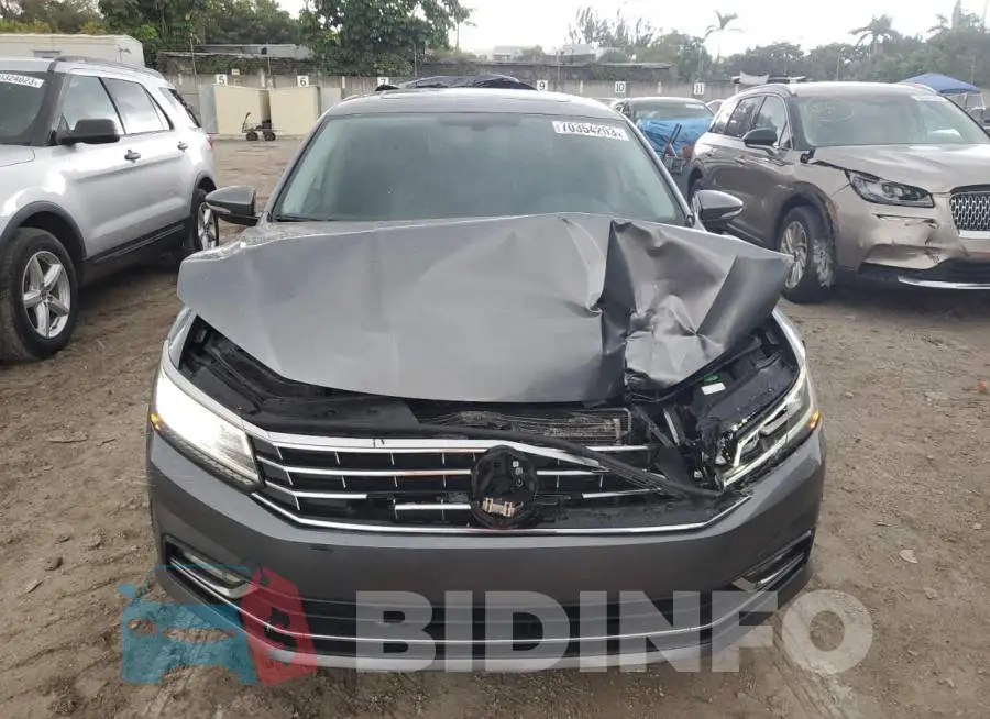 1VWBS7A38GC056732 Photo# 5
