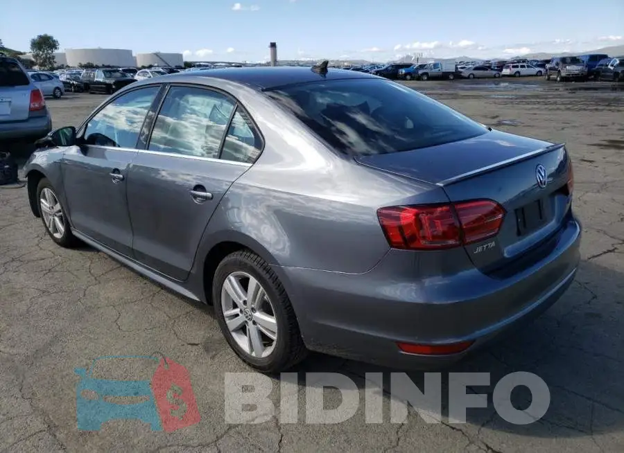 3VW637AJ9EM275837 Photo# 2