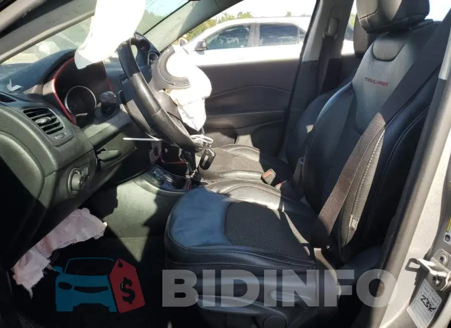 3C4NJDDB8LT171625 Photo# 7