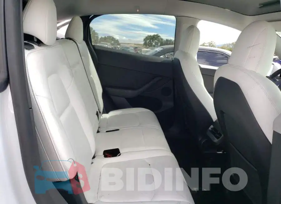 7SAYGAEE7NF570596 Photo# 10