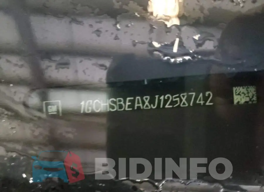 1GCHSBEA8J1258742 Photo# 12