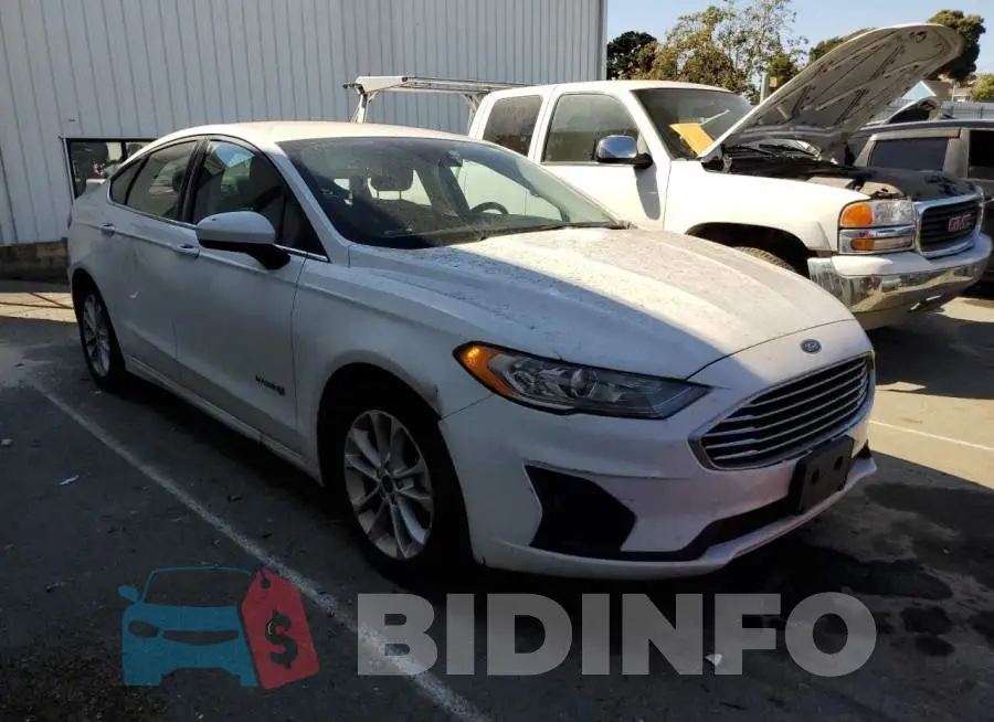 3FA6P0LU3KR178966 Photo# 4