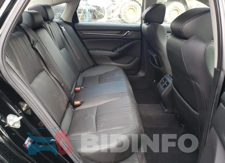 1HGCV2F97KA014895 Photo# 10