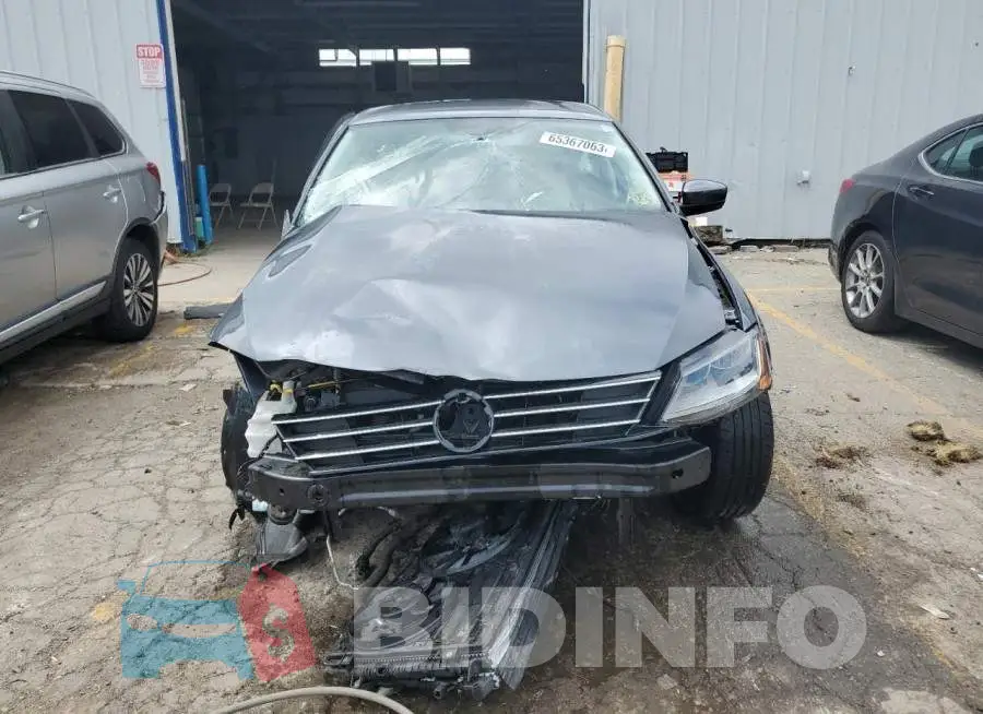 3VW2B7AJ4HM325064 Photo# 5