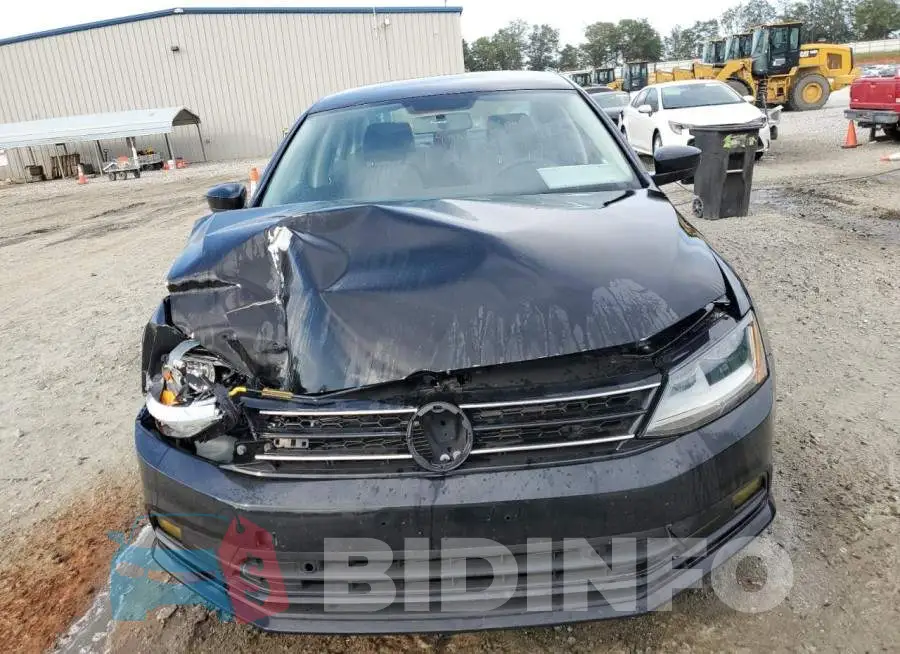 3VW167AJ6HM282881 Photo# 5
