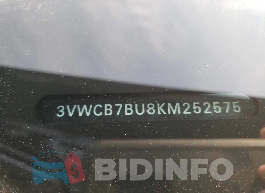 3VWCB7BU8KM252575 Photo# 13