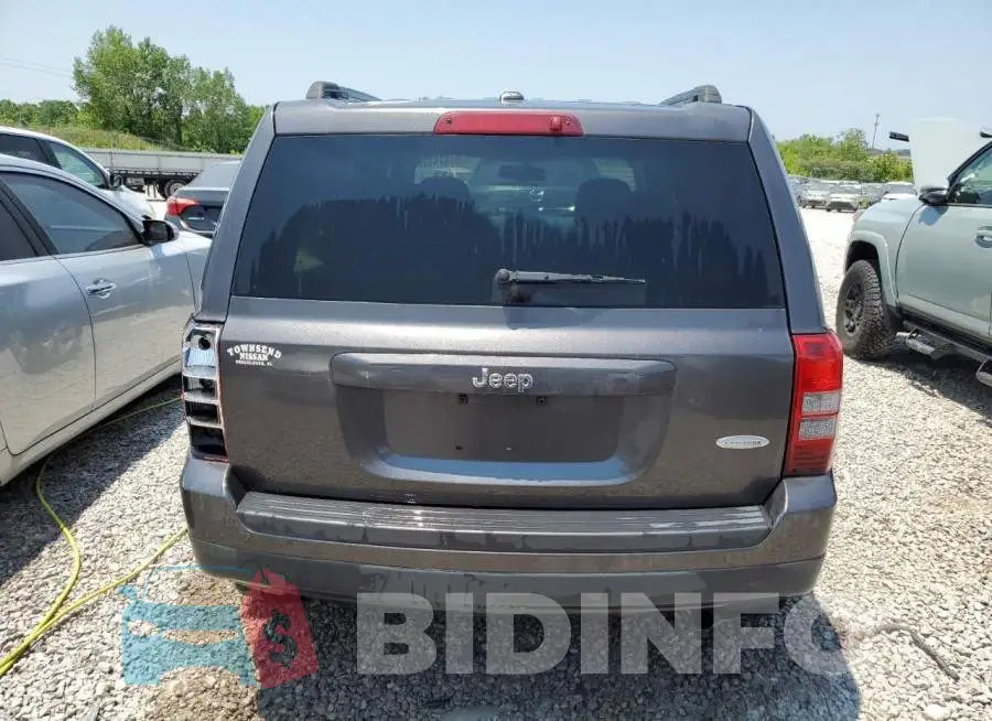 1C4NJPFB0ED769814 Photo# 6