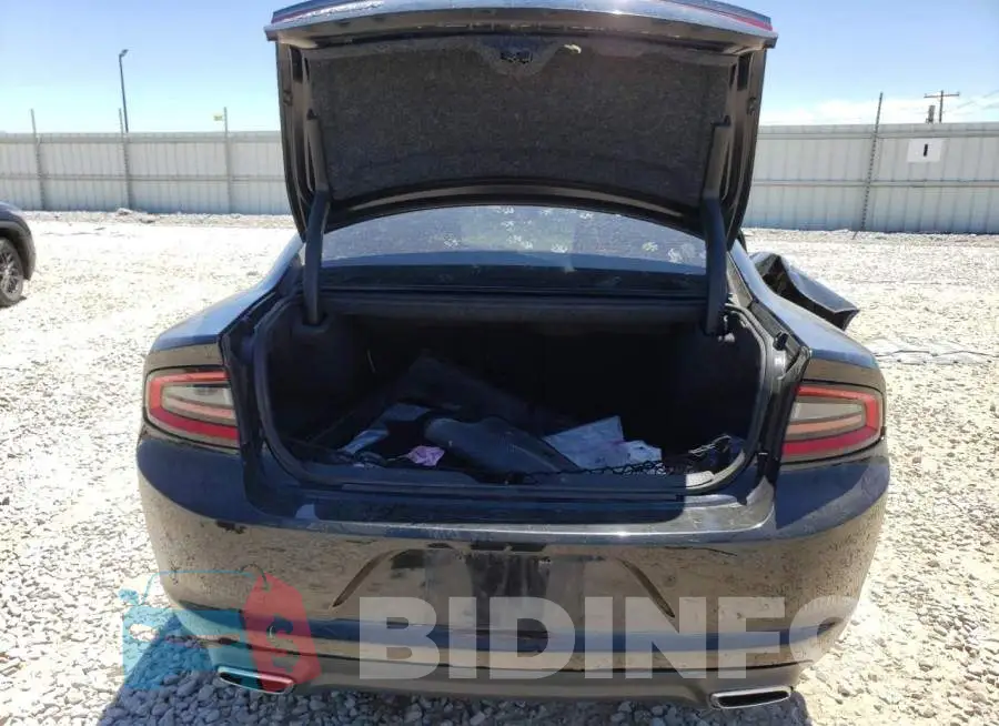 2C3CDXBG8FH826916 Photo# 6