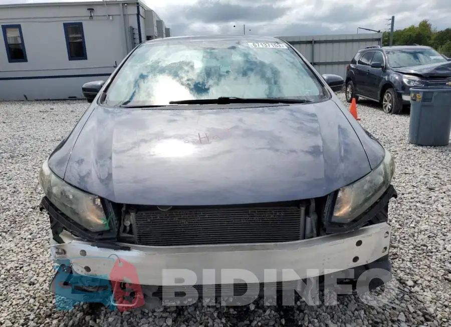 19XFB2F82FE048824 Photo# 5