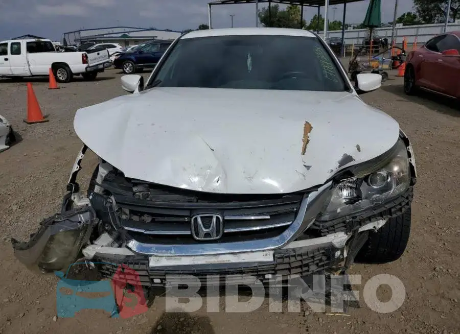1HGCR2F55FA217517 Photo# 5