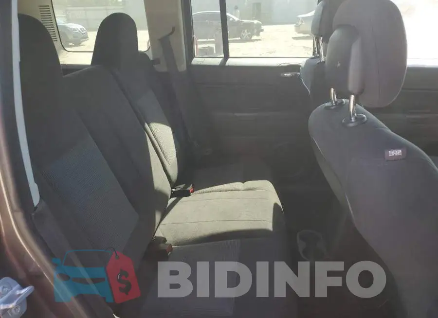 1C4NJPBA8GD660081 Photo# 11