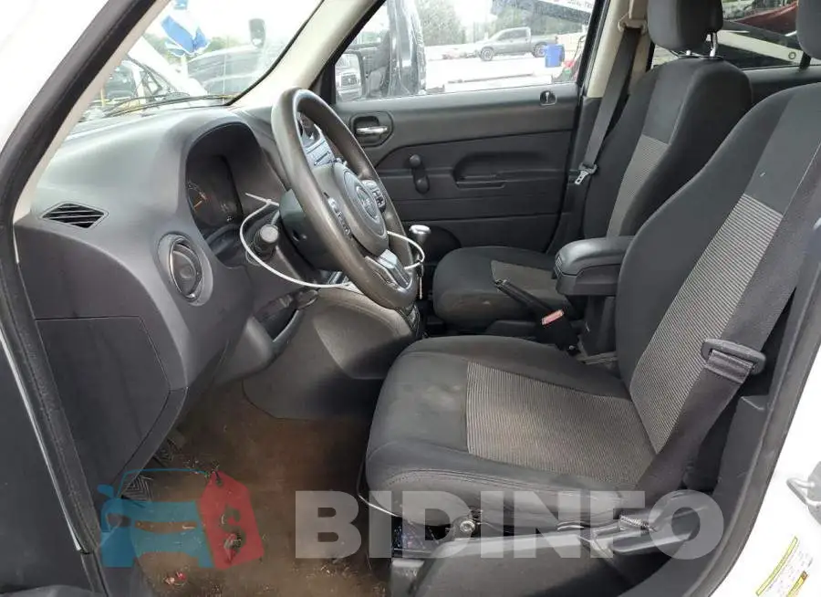1C4NJPBB6ED888022 Photo# 7
