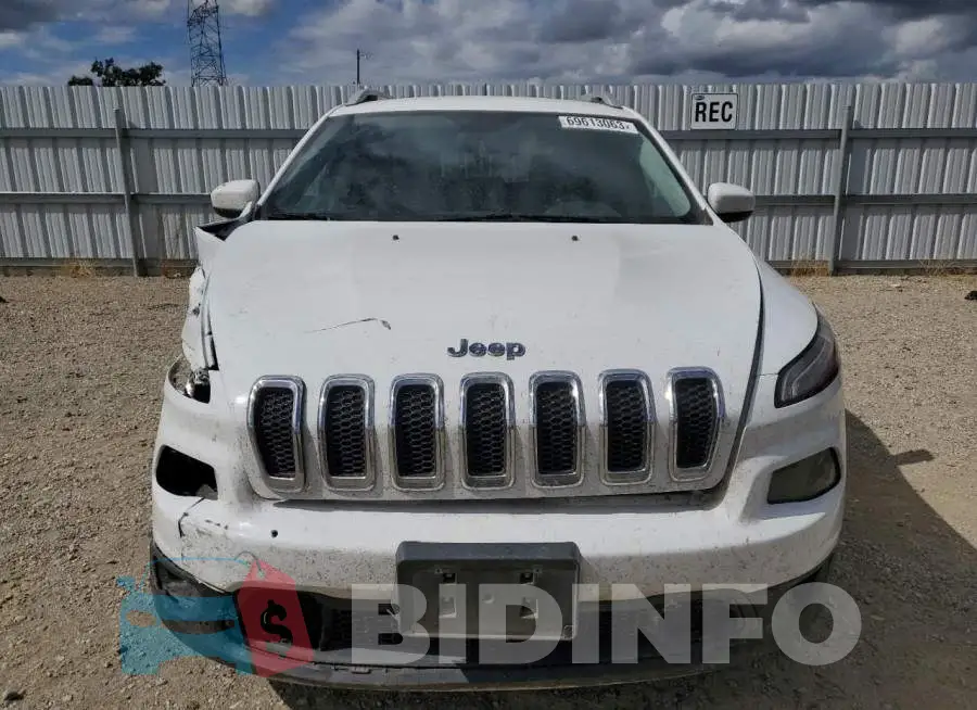 1C4PJLCB8FW753517 Photo# 5