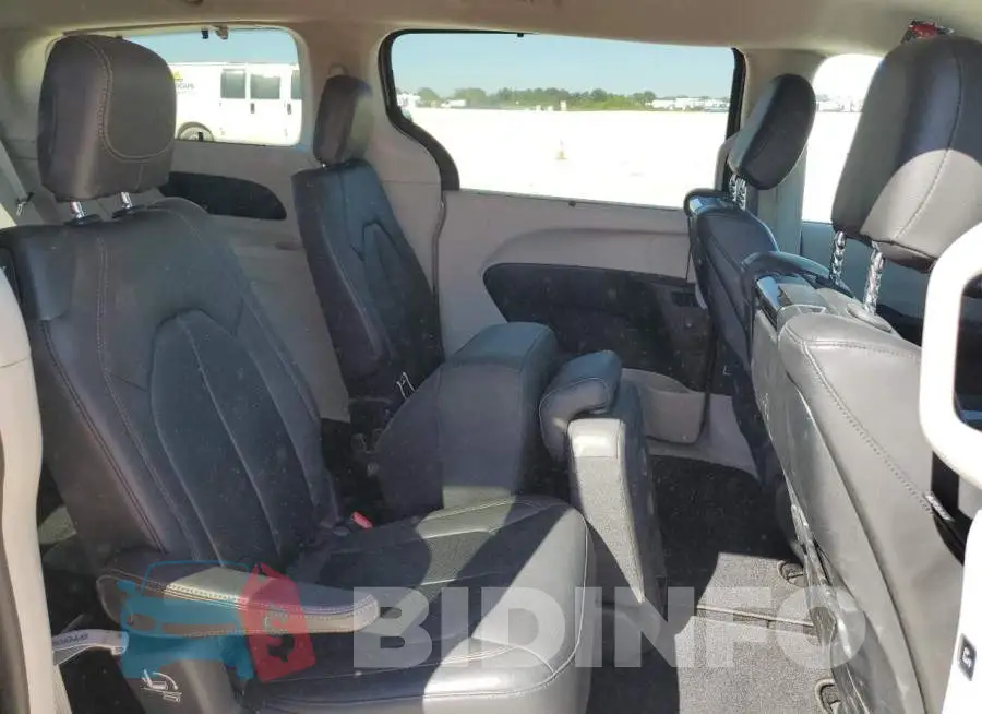2C4RC1EG8HR536626 Photo# 11
