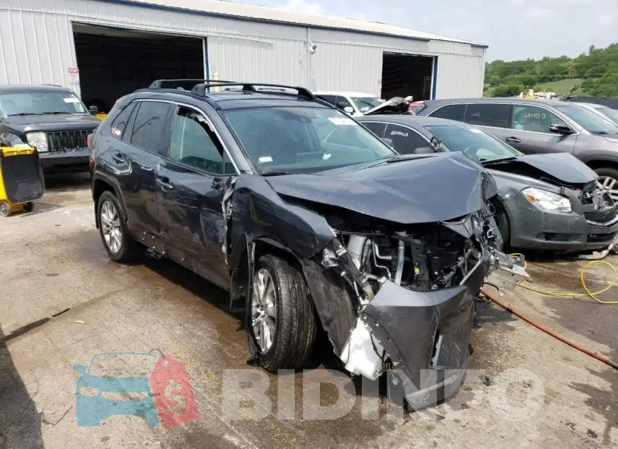 2T3A1RFV8MC180422 Photo# 4