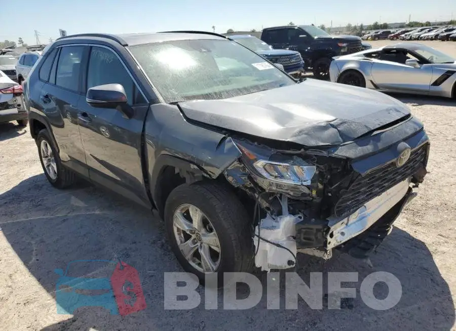 2T3W1RFV1MC142262 Photo# 4