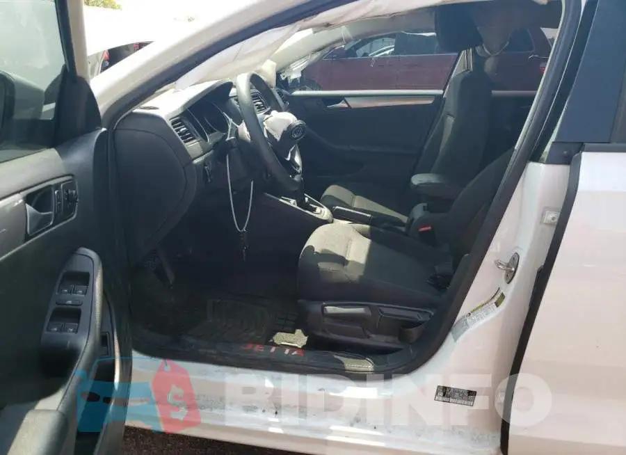 3VW2B7AJ2HM241308 Photo# 7