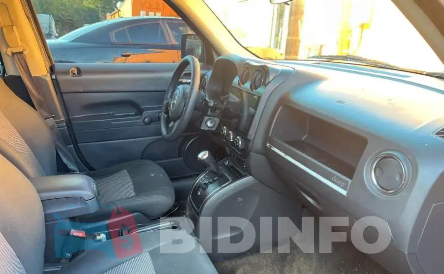 1C4NJRBB1ED541435 Photo# 5
