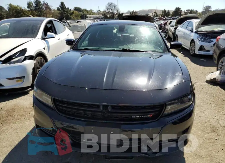 2C3CDXBG8KH655742 Photo# 5