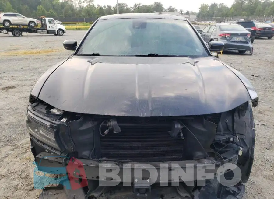 2C3CDXHG8JH135918 Photo# 5