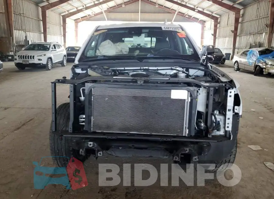 1GNSCHKCXJR226864 Photo# 5