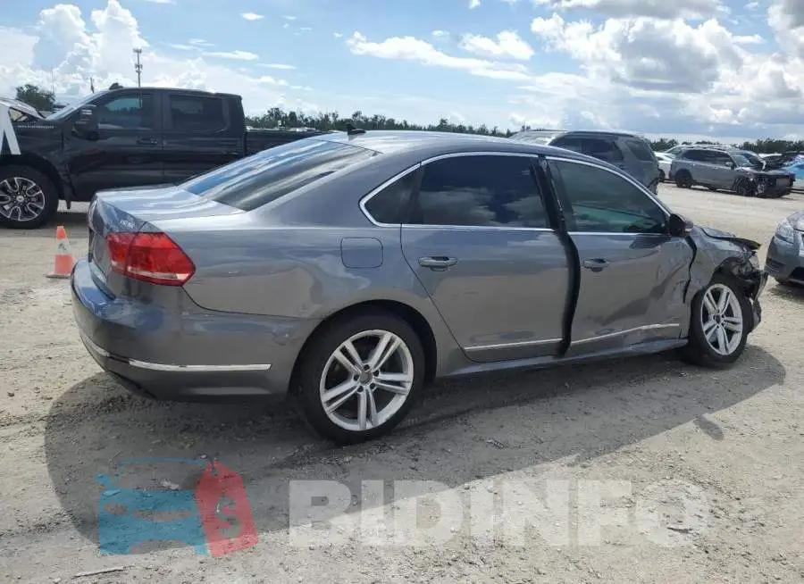 1VWBS7A30FC015977 Photo# 3