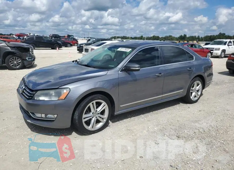 1VWBS7A30FC015977 Photo# 1
