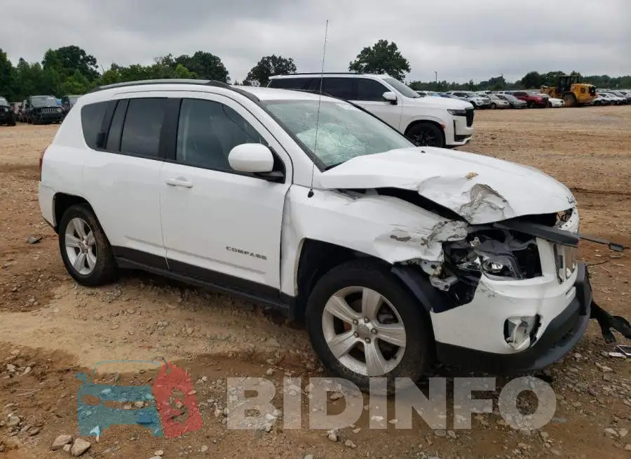 1C4NJDEB6HD175734 Photo# 4
