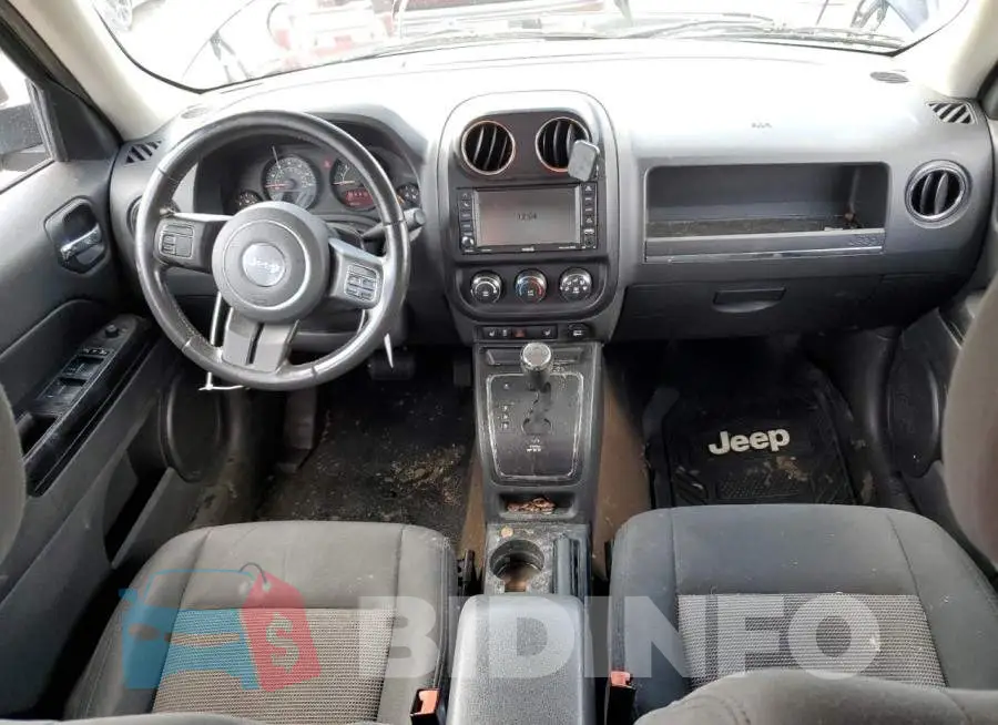 1C4NJRFB5ED716831 Photo# 8