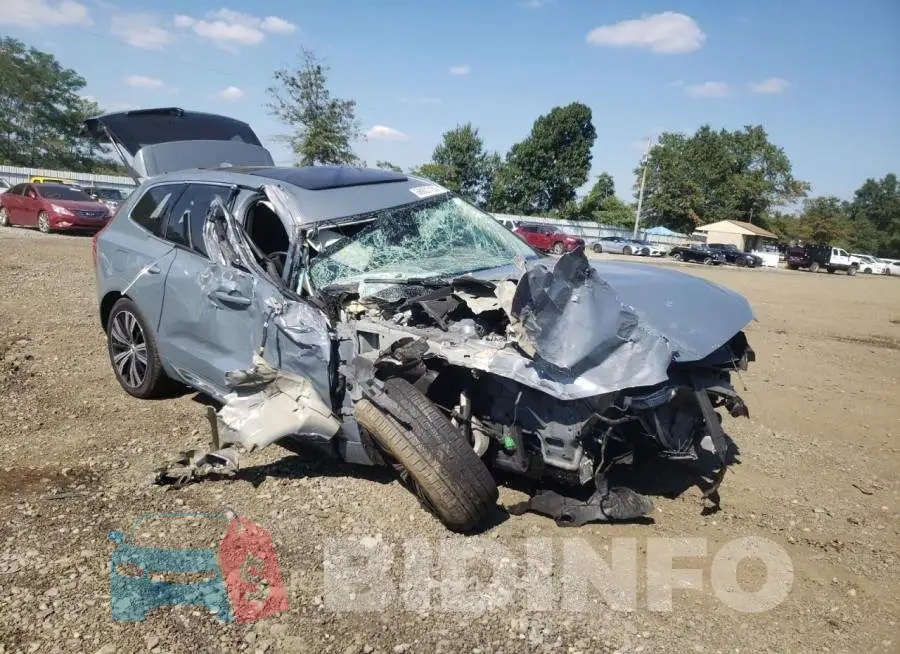 YV4L12RL2N1024303 Photo# 4