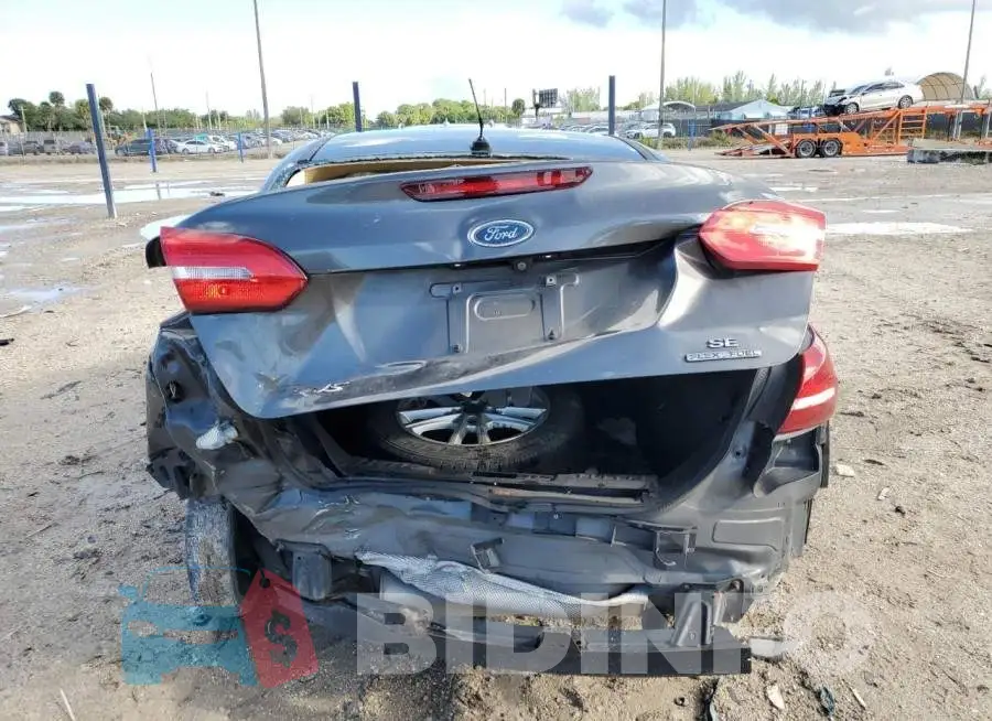 1FADP3F24GL276512 Photo# 6