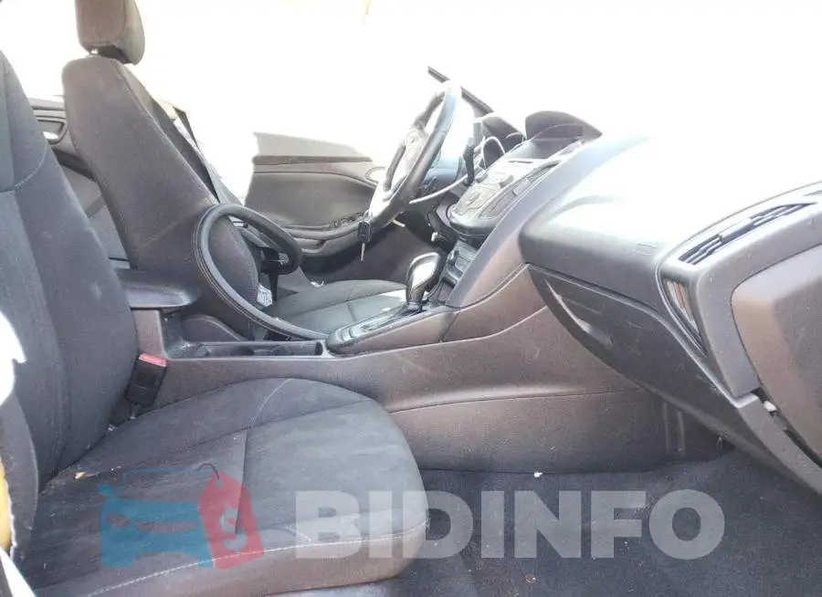 1FADP3F28GL360106 Photo# 7