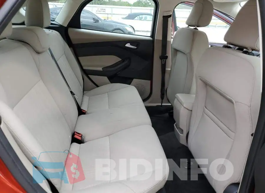 1FADP3K22JL252299 Photo# 10