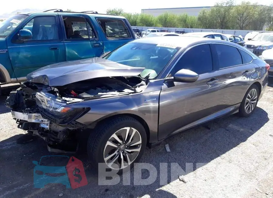 1HGCV3F1XJA005252 Photo# 1